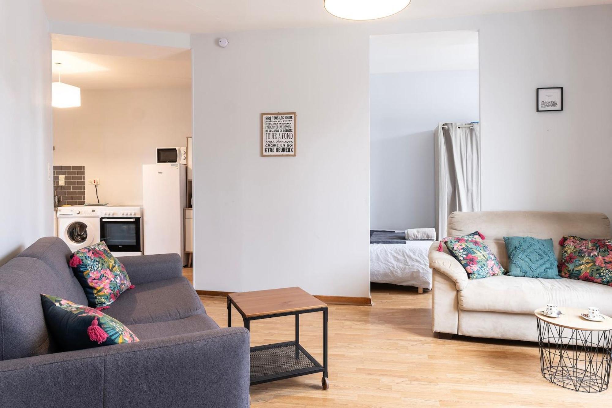 Grand Studio ✰ 35M² ✰ Centre ✰ 4Pers/2Lits ✰ Cuisine ✰ Wifi Candé Buitenkant foto